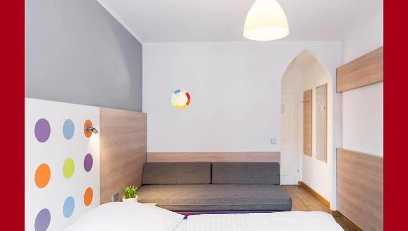 1st Creatif Elephant Hotel